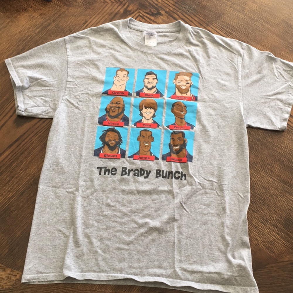 New England Patriots the Brady Bunch T Size L